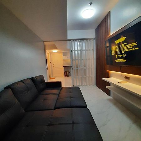 Beach Front Living In The Heart Of The City, Azure Residences Manila Esterno foto