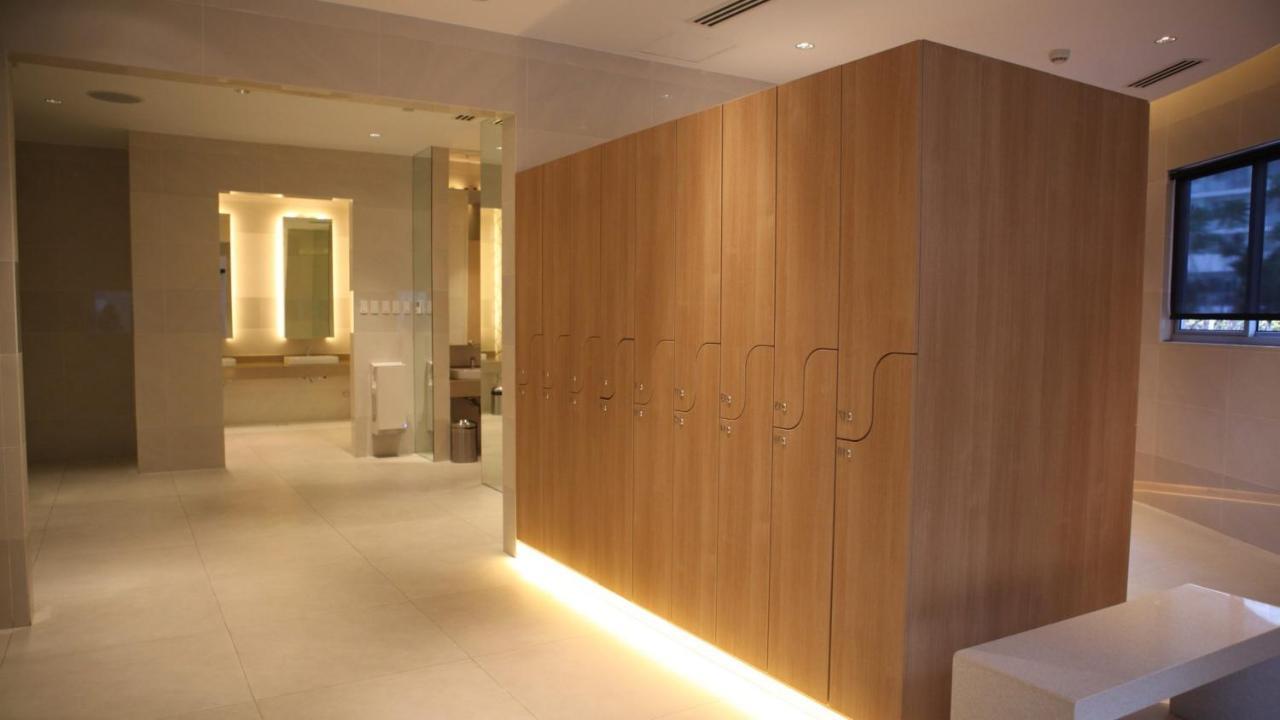 Beach Front Living In The Heart Of The City, Azure Residences Manila Esterno foto