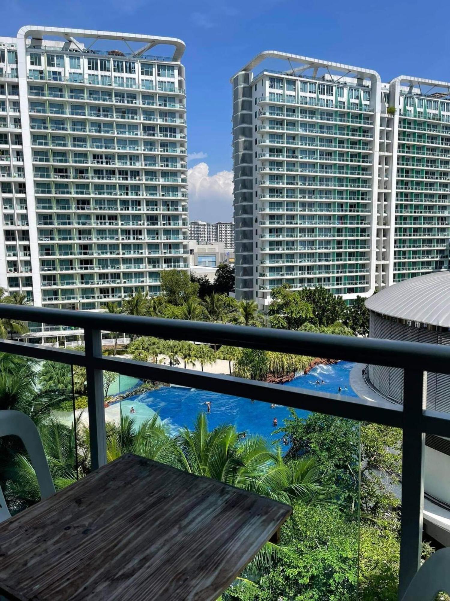 Beach Front Living In The Heart Of The City, Azure Residences Manila Esterno foto