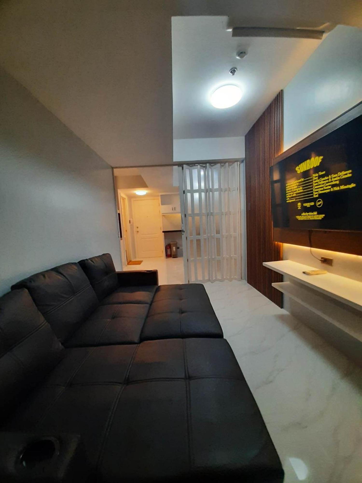Beach Front Living In The Heart Of The City, Azure Residences Manila Esterno foto