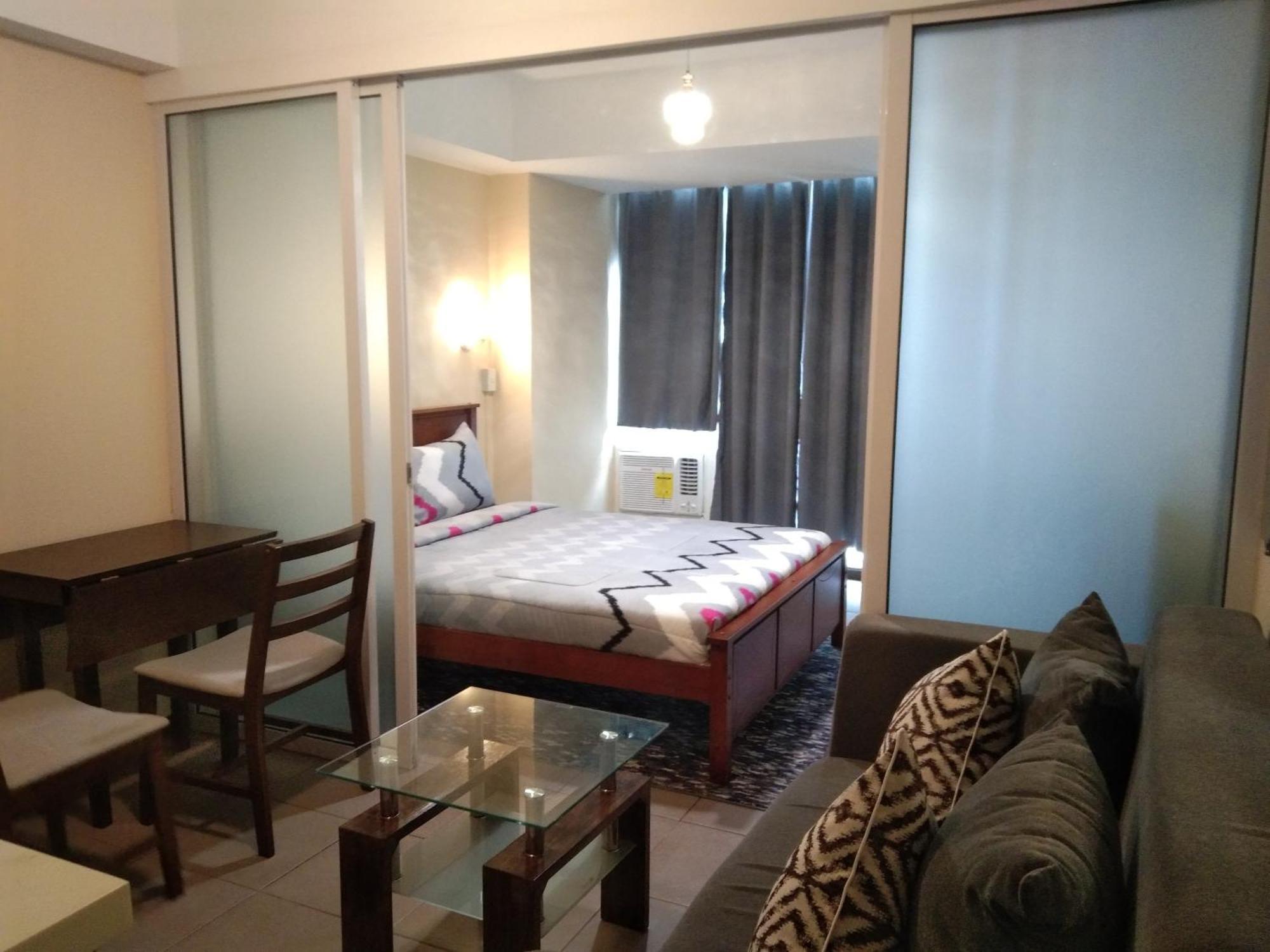 Beach Front Living In The Heart Of The City, Azure Residences Manila Esterno foto