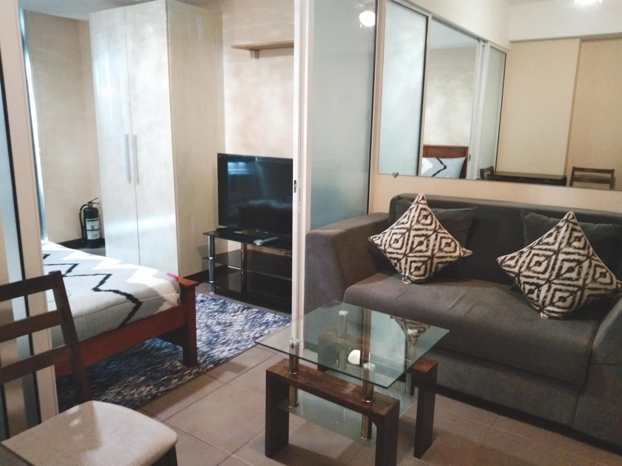 Beach Front Living In The Heart Of The City, Azure Residences Manila Esterno foto