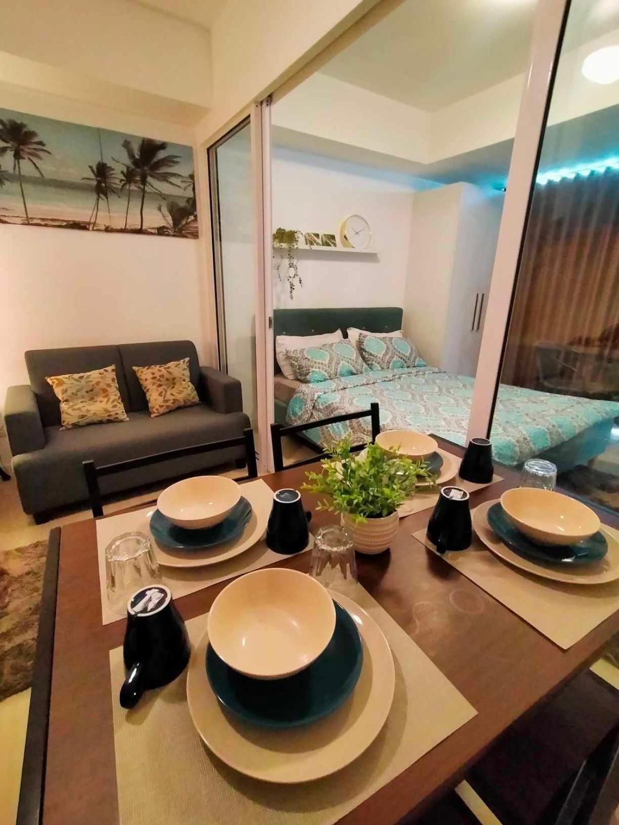 Beach Front Living In The Heart Of The City, Azure Residences Manila Esterno foto