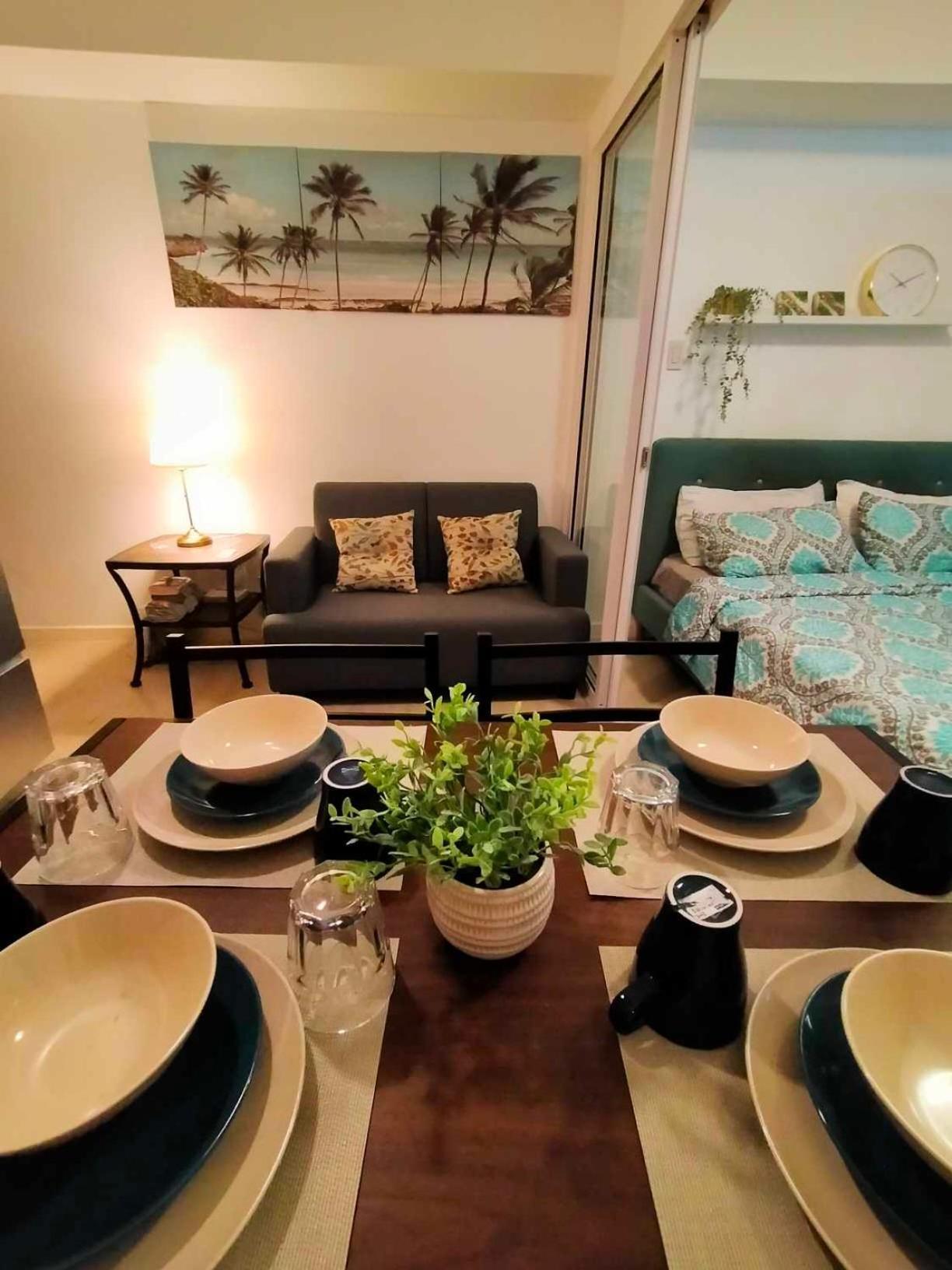 Beach Front Living In The Heart Of The City, Azure Residences Manila Esterno foto