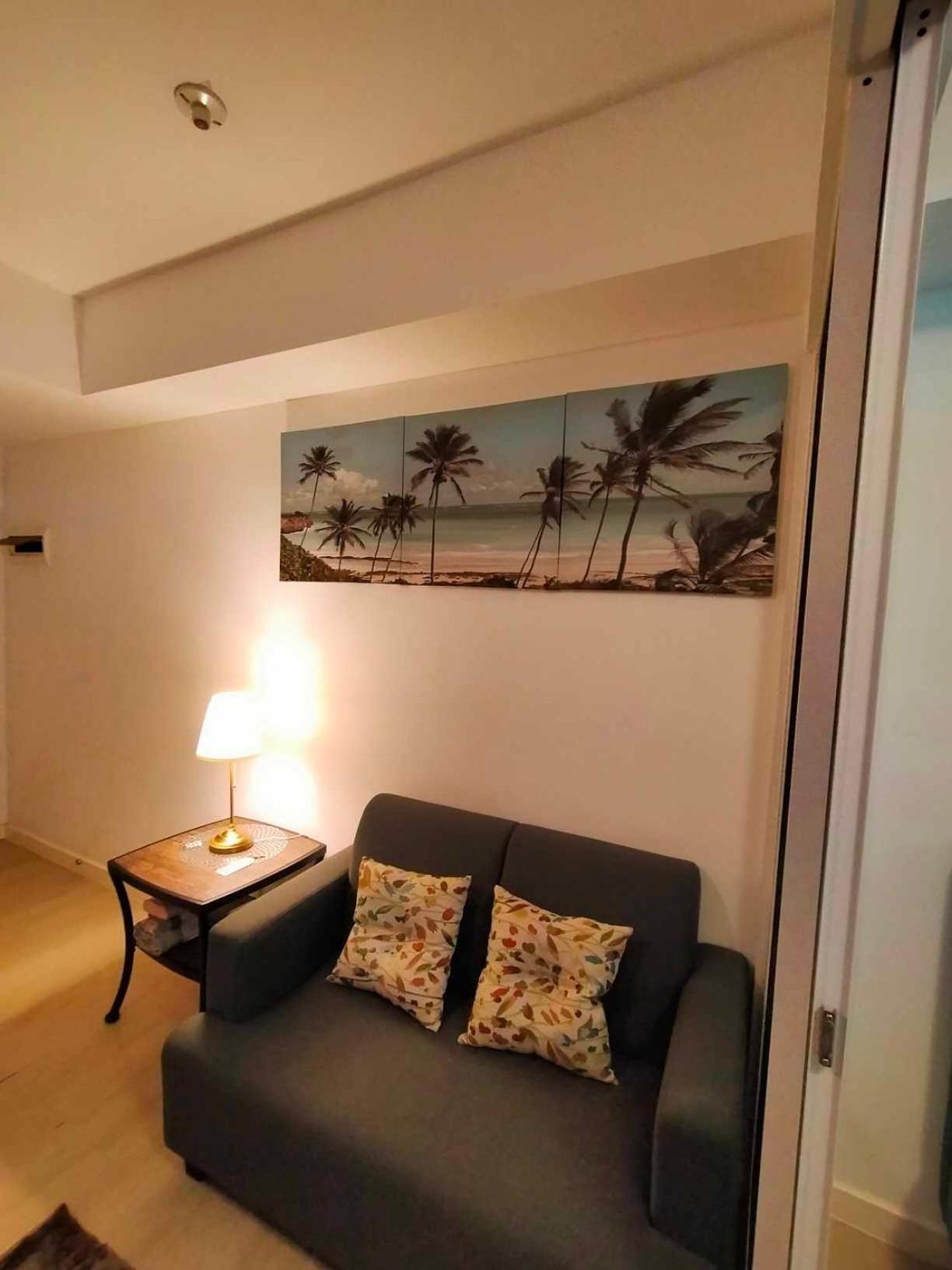 Beach Front Living In The Heart Of The City, Azure Residences Manila Esterno foto