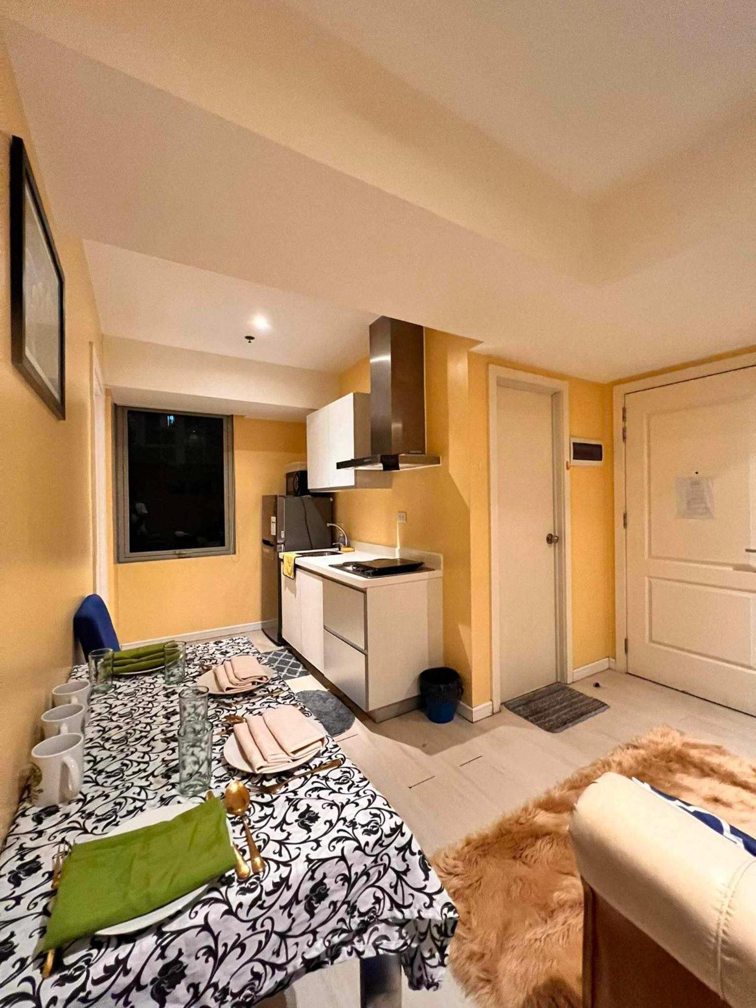 Beach Front Living In The Heart Of The City, Azure Residences Manila Esterno foto