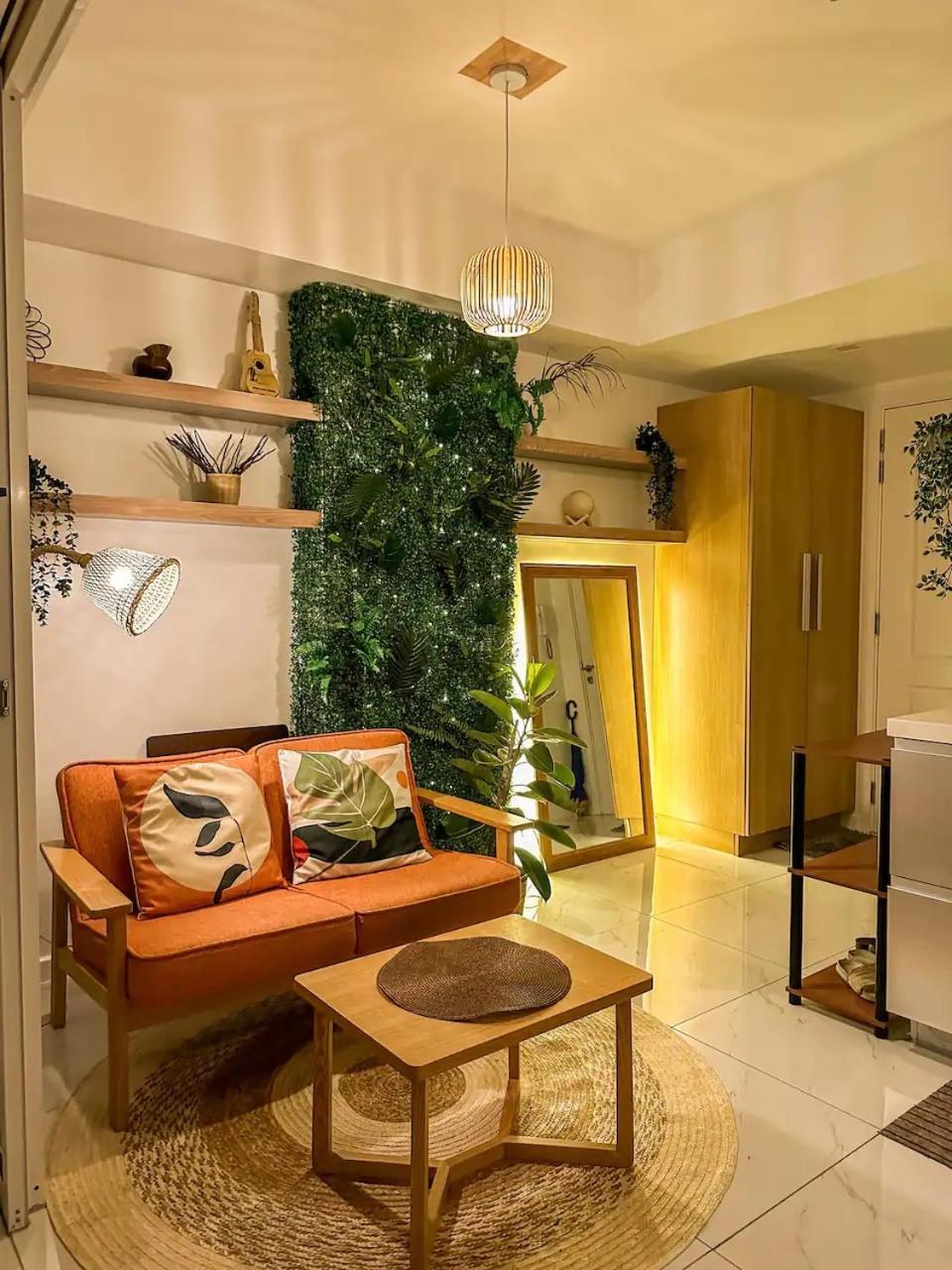 Beach Front Living In The Heart Of The City, Azure Residences Manila Esterno foto